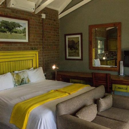 Chameleon Bush Lodge Hammanskraal Extérieur photo
