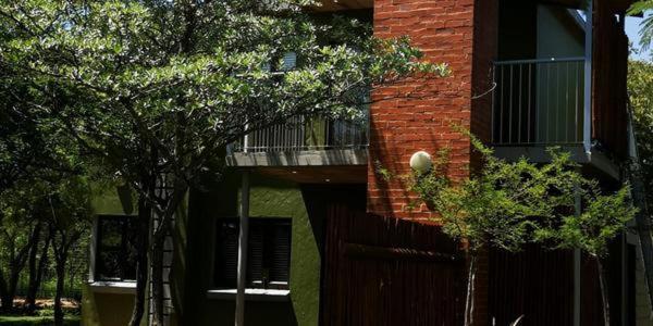 Chameleon Bush Lodge Hammanskraal Extérieur photo