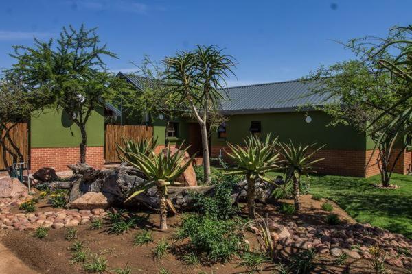 Chameleon Bush Lodge Hammanskraal Extérieur photo