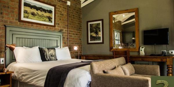 Chameleon Bush Lodge Hammanskraal Extérieur photo