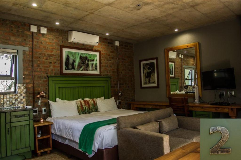 Chameleon Bush Lodge Hammanskraal Extérieur photo